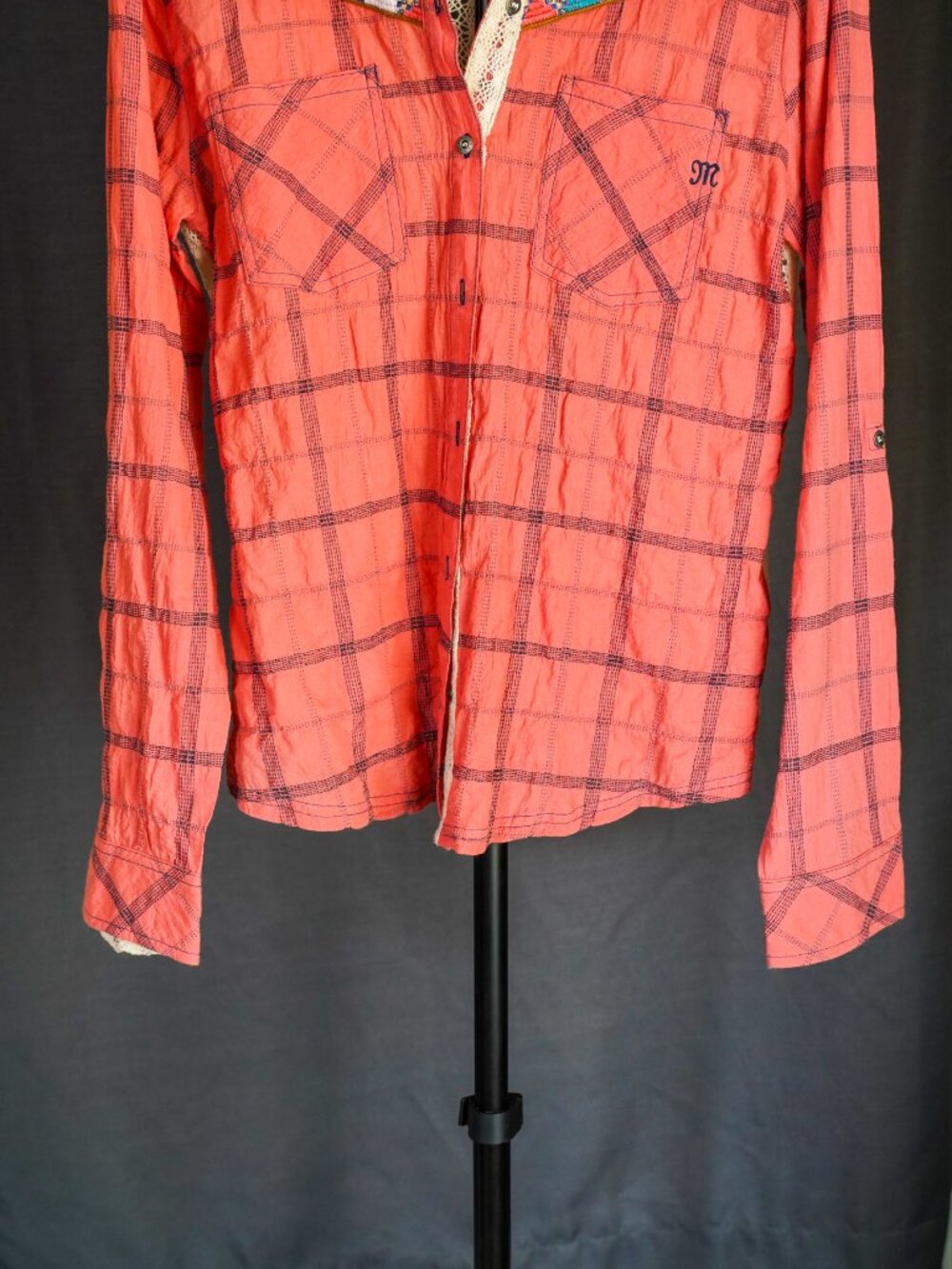 Miss Me Women's Coral Plaid Western Lace Trim Button Up Shirt Large - Picture 8 of 14